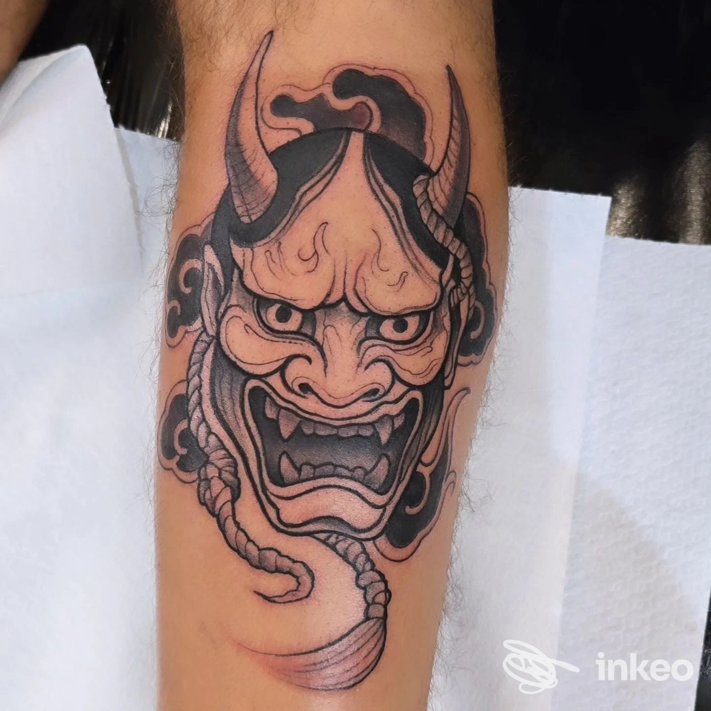 Tatuaggio Hannya su avambraccio realizzato da CHR TATTOO Studio di Corsi Christian a Frosinone.