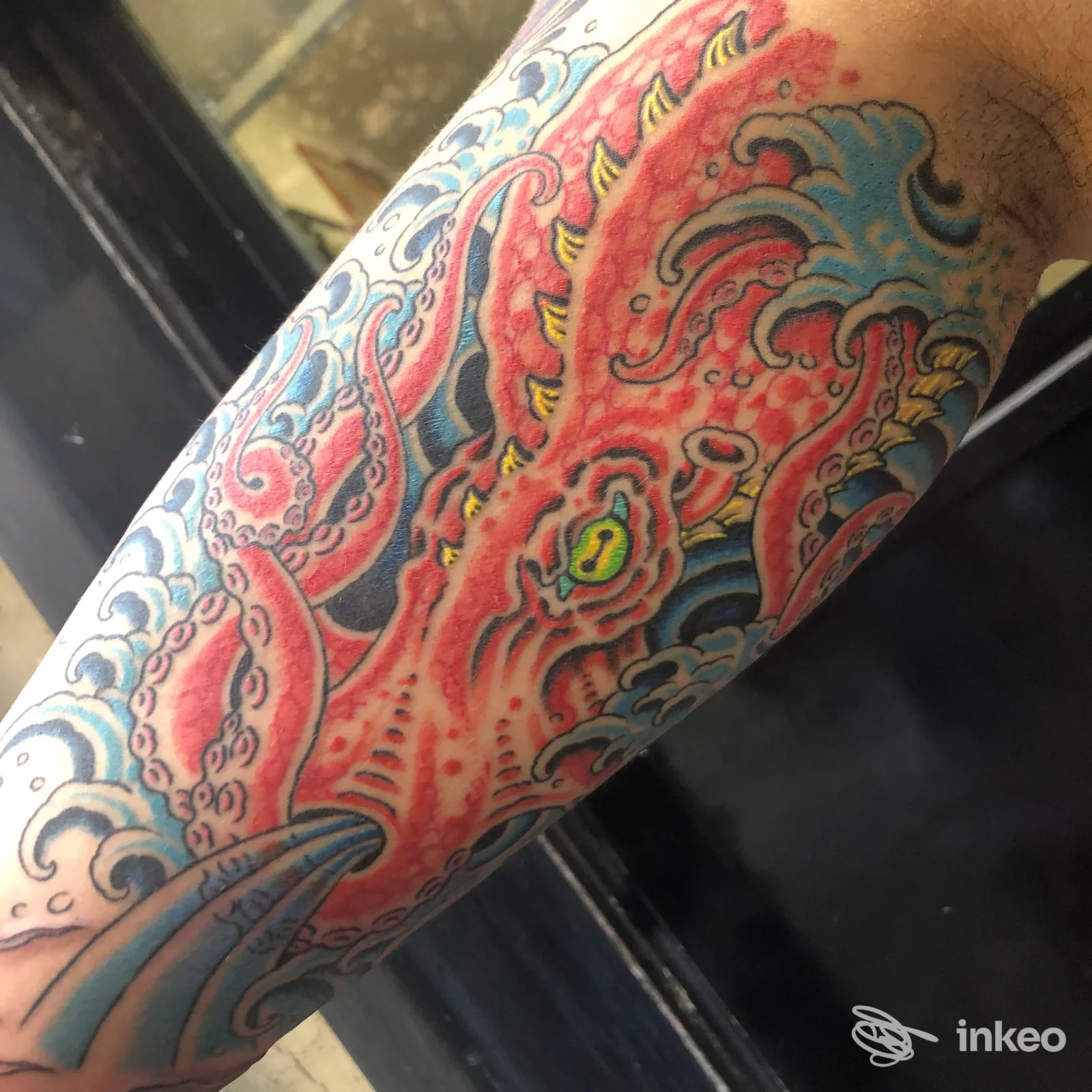 Tatuaggio a tema polipo sull'avambraccio, foto inviata da Mr Belly Tattoo, Roma.