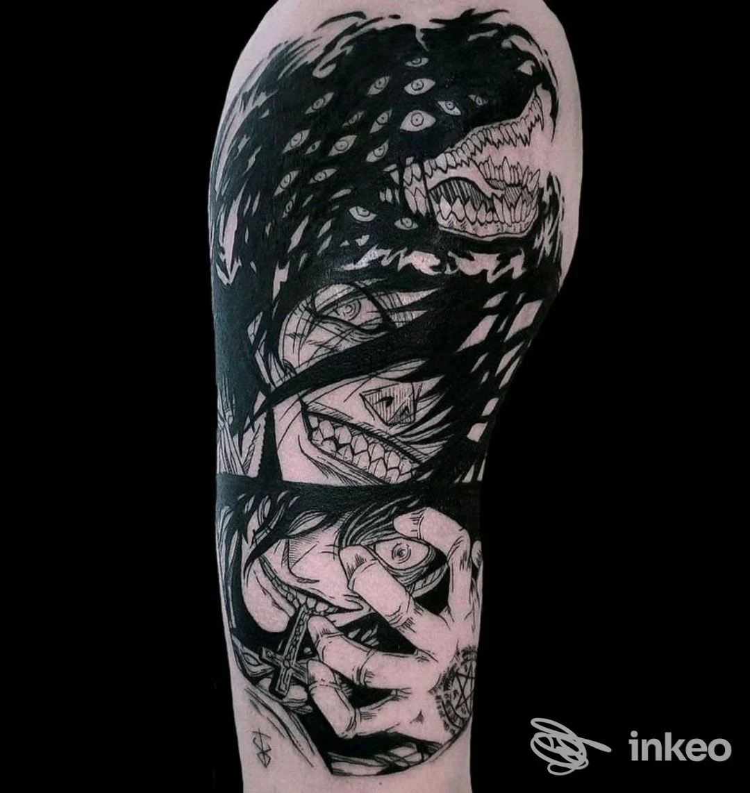 Tattoo realizzato sulla pelle di un braccio, in bianco e nero, stile artwork dinamico e dettagliato.