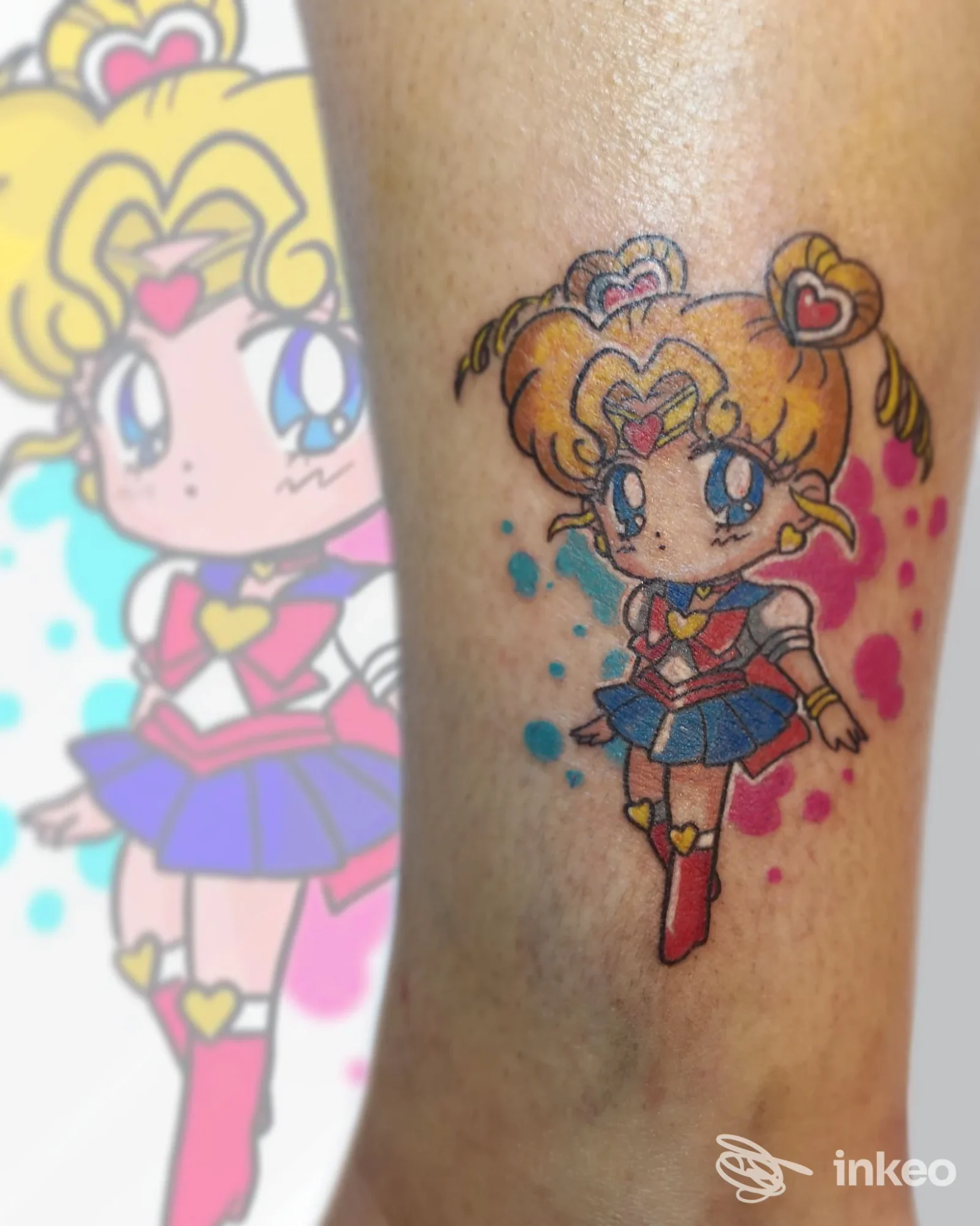 Tatuaggio cartoon colorato sul polpaccio realizzato da BonnyTattoo studio, Genova: personaggio in stile Sailor con dettagli rossi e blu.