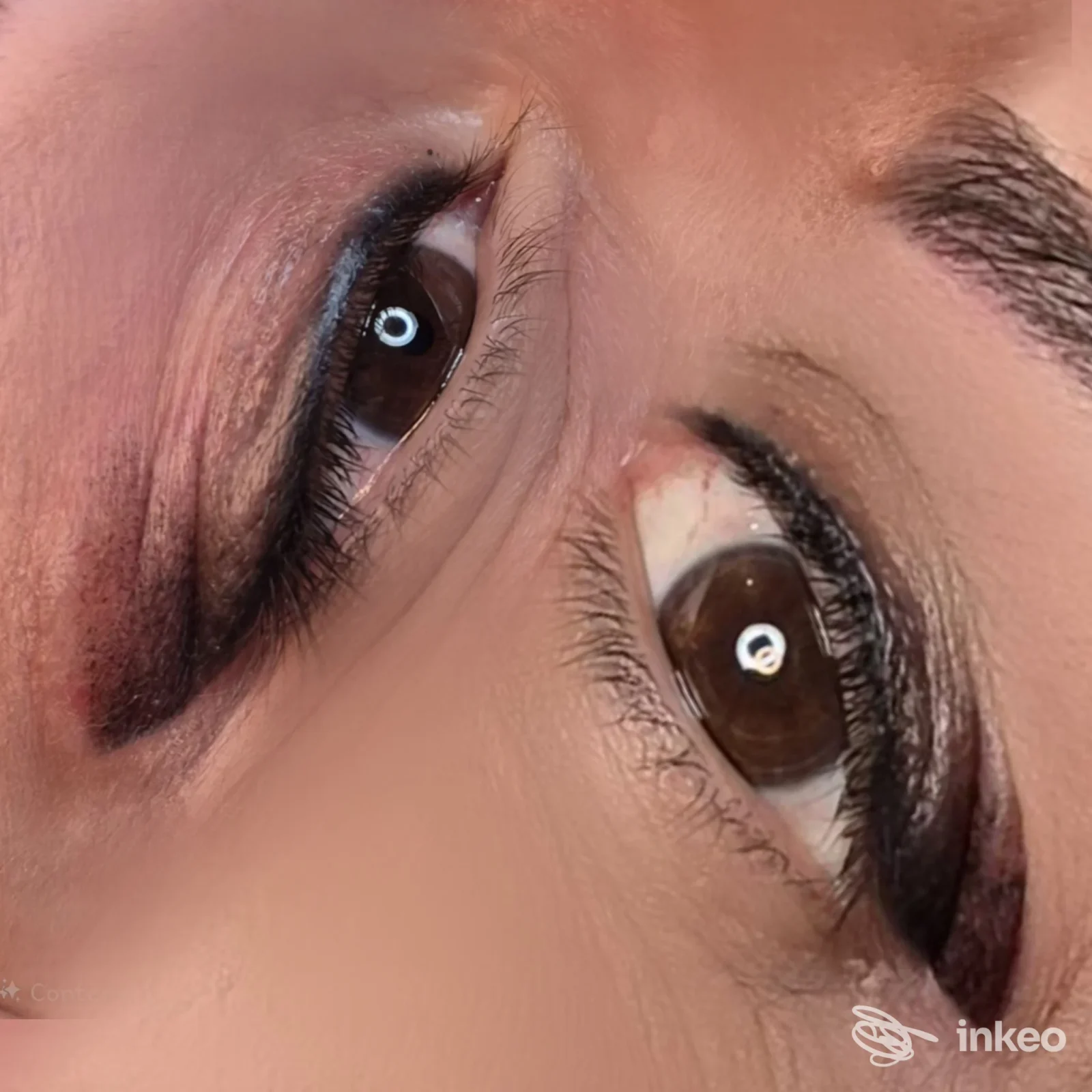 Primo piano di occhi con eyeliner permanente realizzato presso Serena PMU-TATTOO, Melissano.