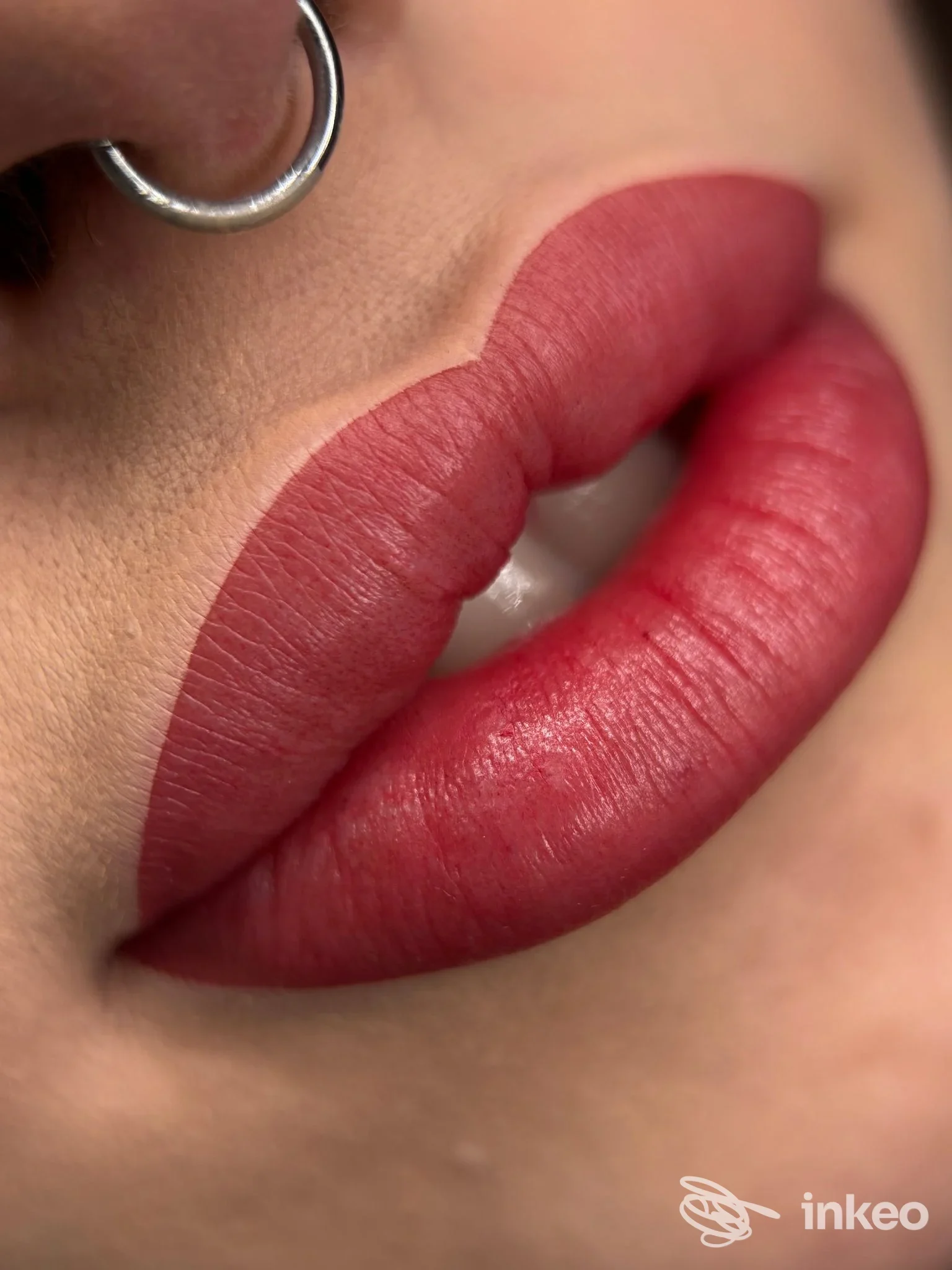 Dettaglio delle labbra con dermopigmentazione realizzata da Armela Dini - Permanent Makeup, Firenze.