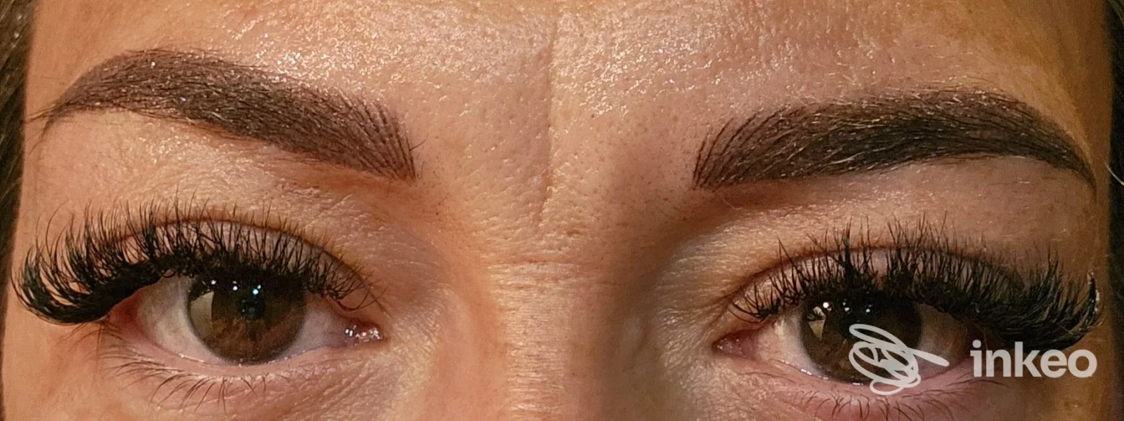 Primo piano delle sopracciglia con trucco permanente, ENP Trucco permanente, Creazzo.