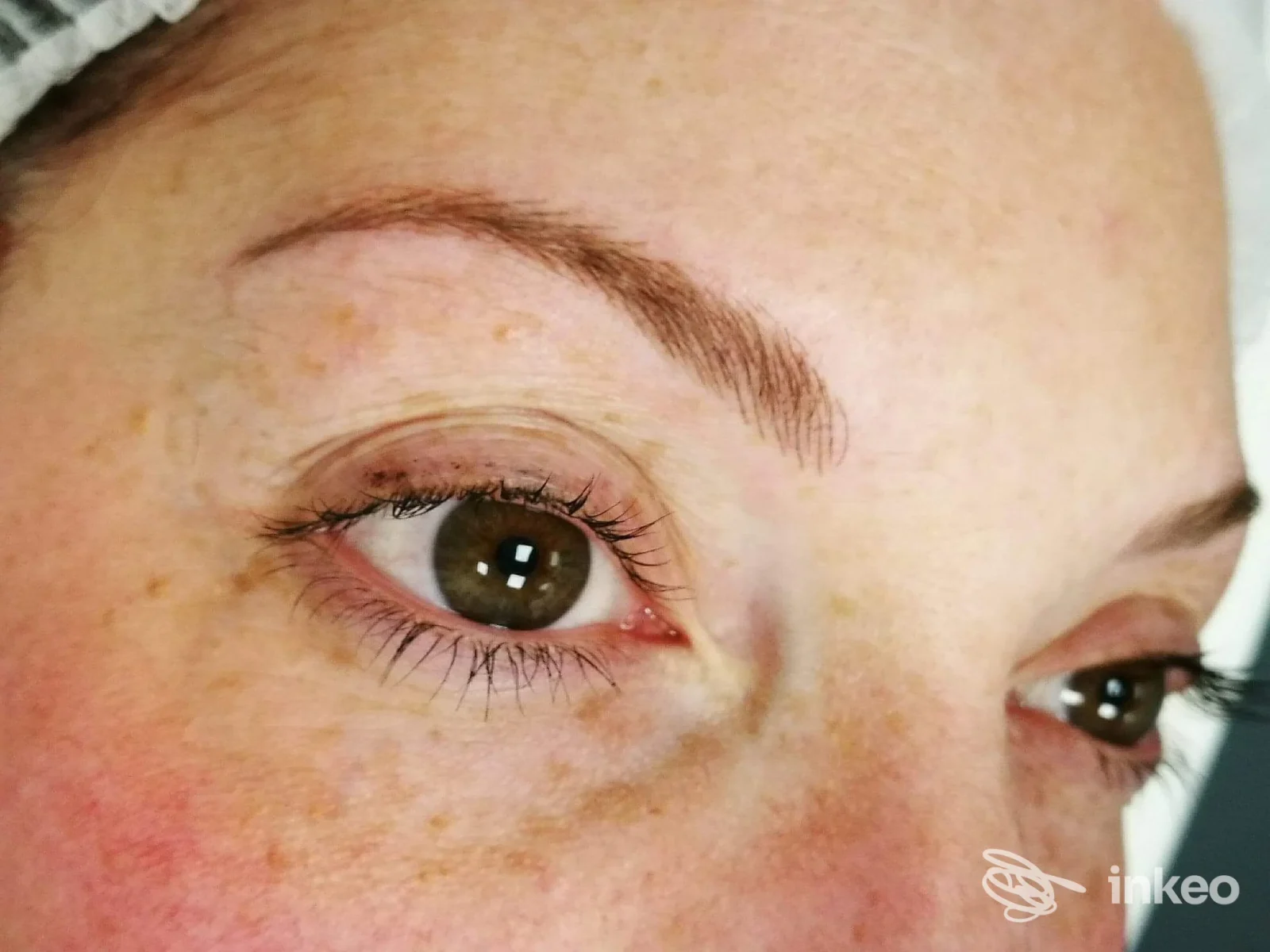 Primo piano di sopracciglia eseguite con micropigmentazione su cliente. Sara De Luca Permanent Make Up, Fossalta di Portogruaro.