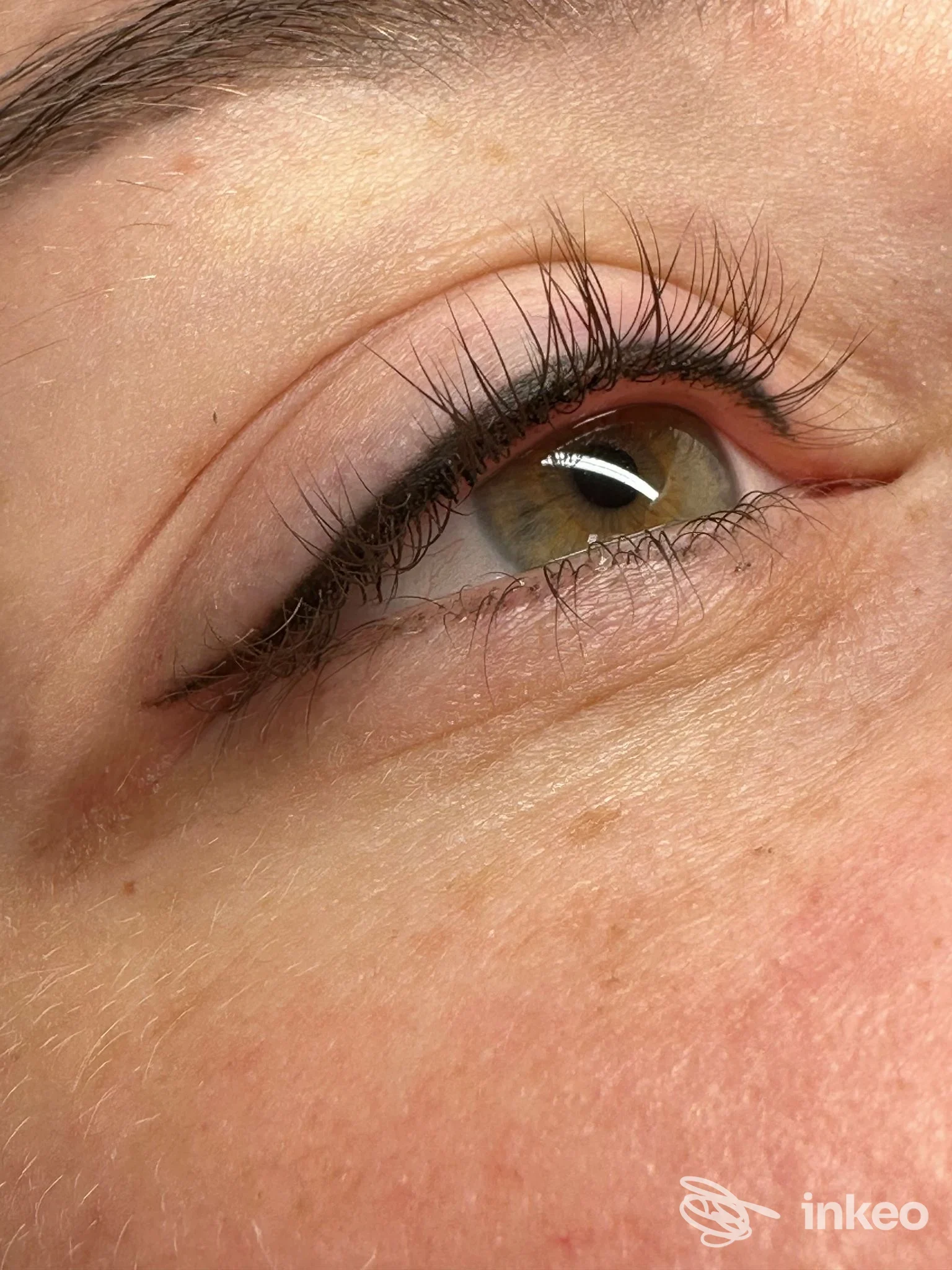 Primo piano di trucco permanente eyeliner sulla palpebra, foto fornita da Giorgia Orefice - Trucco permanente, Chiavari.