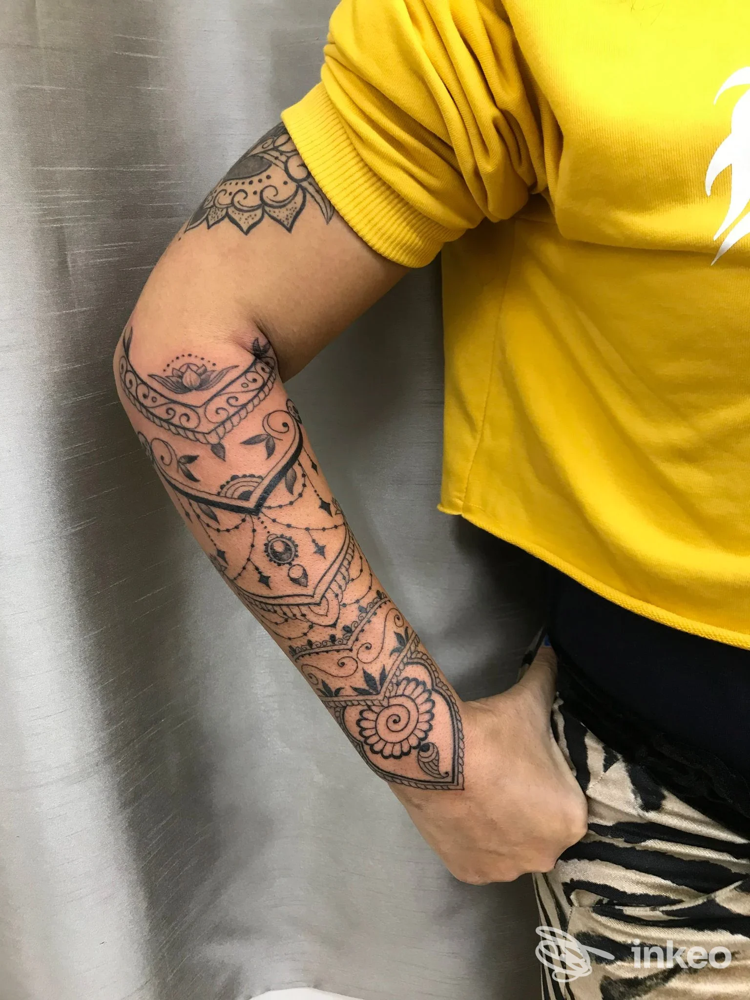 Tatuaggio ornamentale sull'avambraccio, foto inviata da TANIA TATTOO - Piediripa.