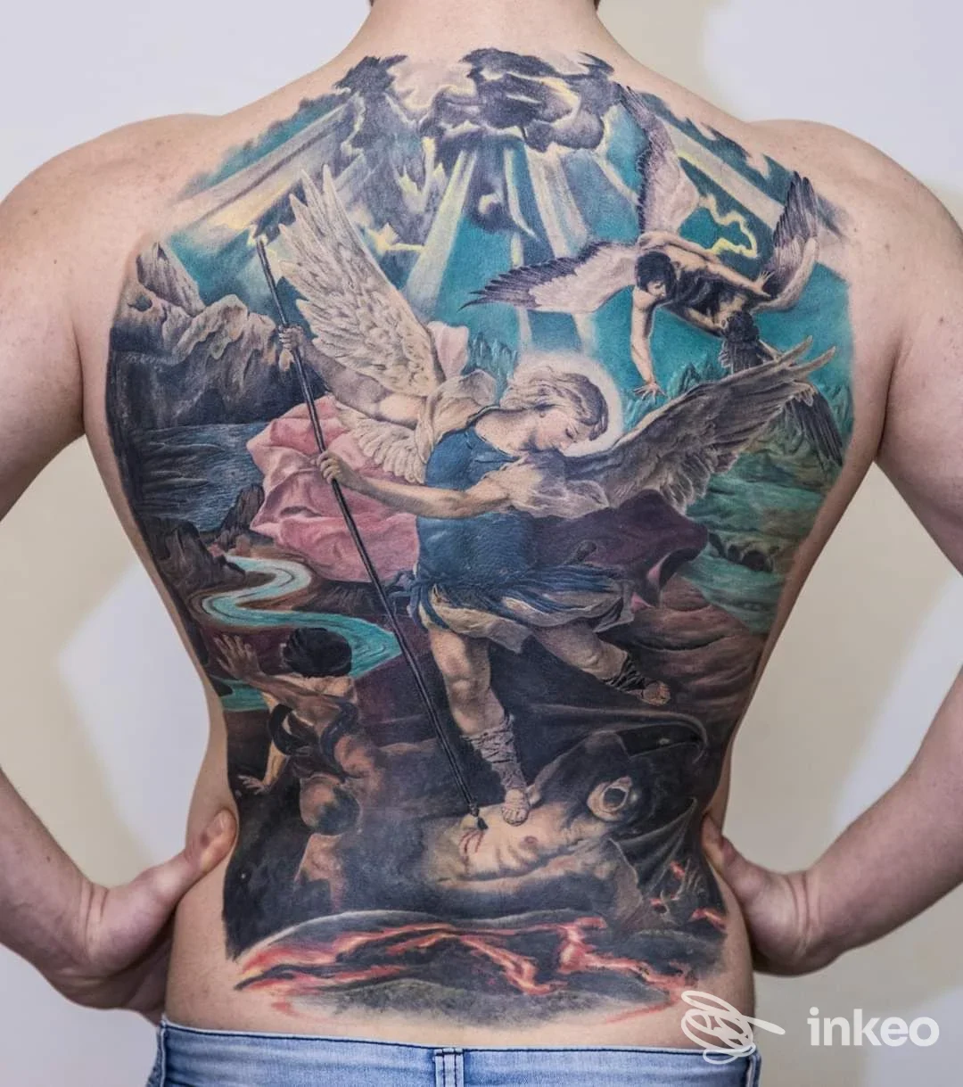 Grande tatuaggio a figura intera sulla schiena realizzato presso Alchimia tattoo e arte di Pietro Parisi, Ginosa.