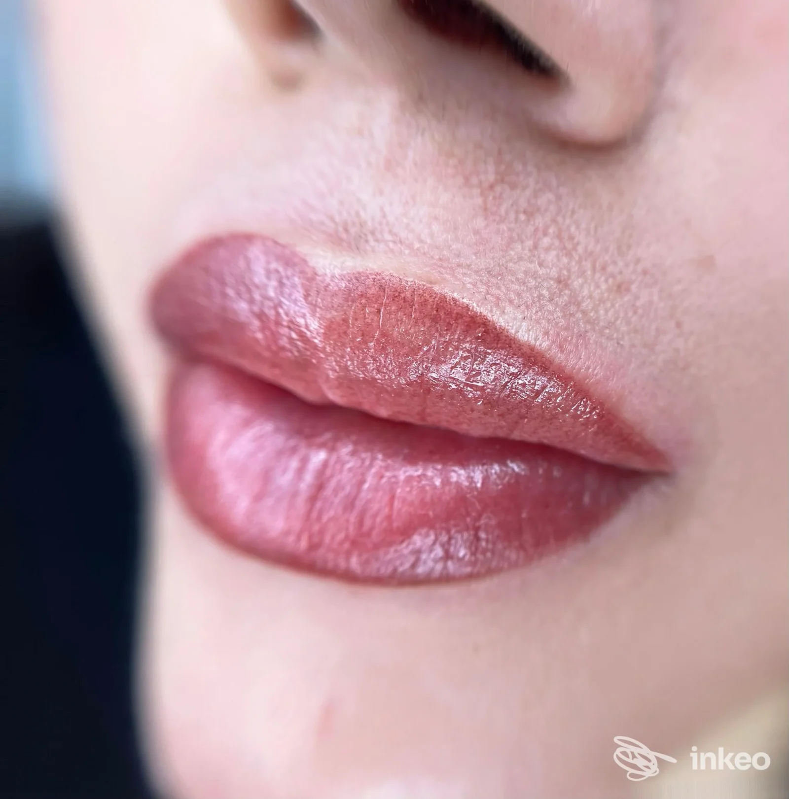 Primo piano di dermopigmentazione labbra eseguita da Annalisa Pavone Permanent Make Up Studio a Rutigliano.