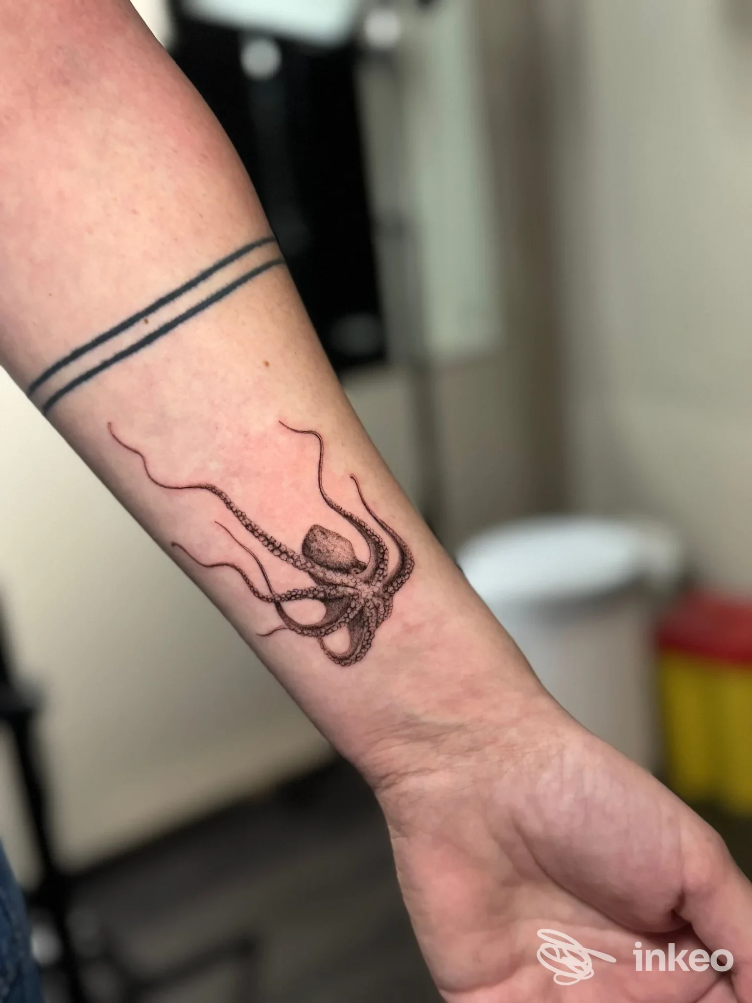 Tatuaggio a polpo sul lato interno dell'avambraccio, foto inviata da TATTOOGARAGE, Trapani.