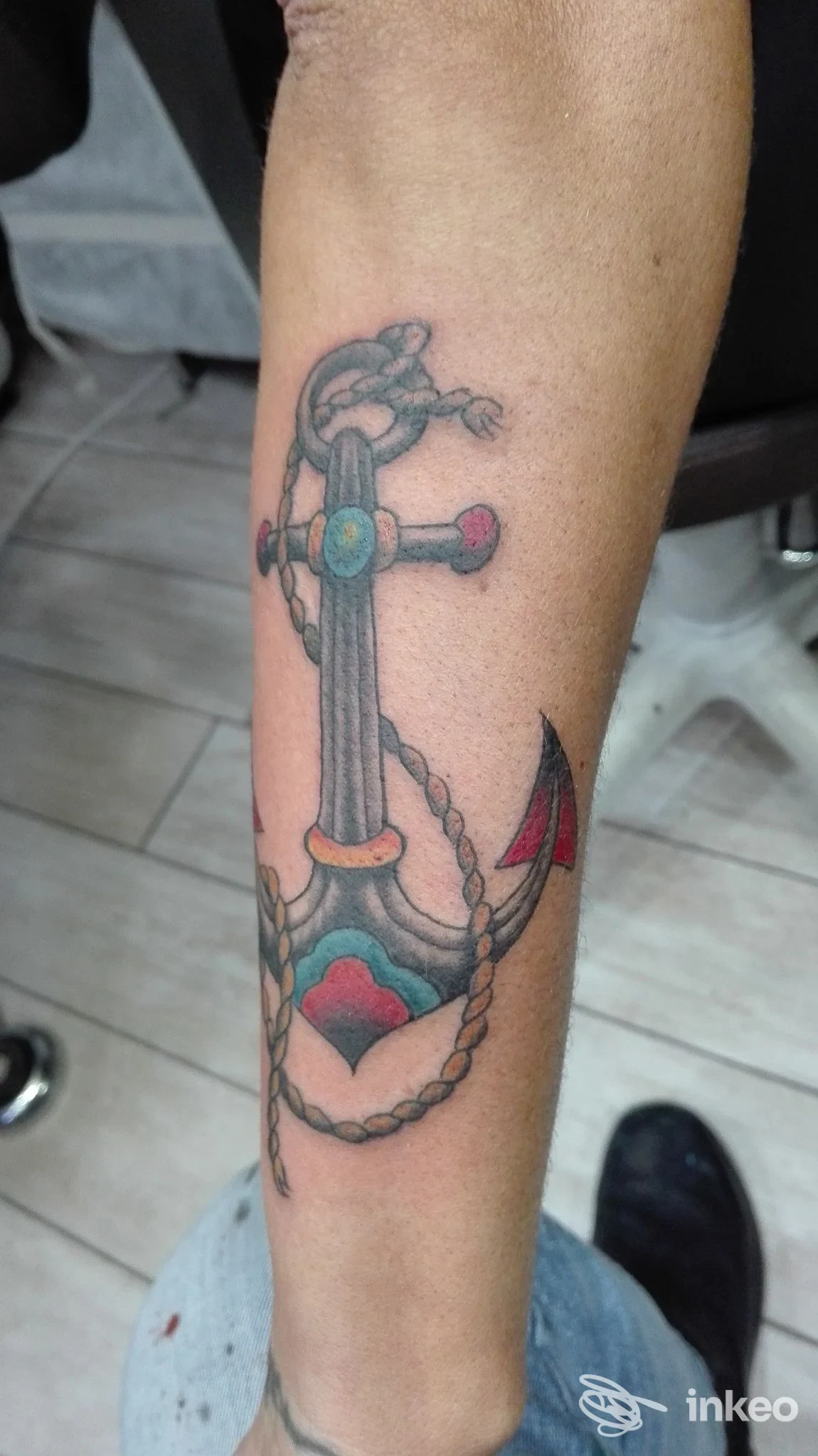 Tatuaggio a forma di ancora sul avambraccio, foto inviata da Gianni Tattoo Studio a Rosignano Solvay-Castiglioncello.