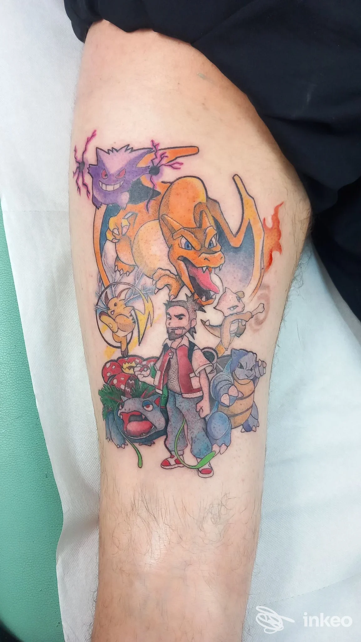 Tatuaggio colorato sull'avambraccio con personaggi in stile cartoon. Bold Choice Tattoo Studio, Poggibonsi.