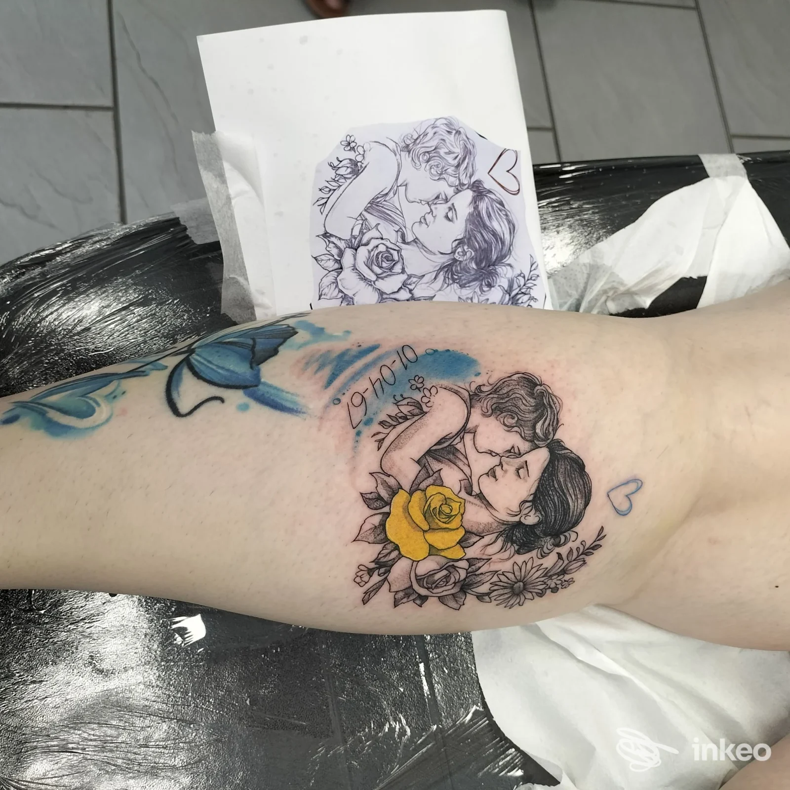 Tatuaggio ritratto con una rosa gialla sull'avambraccio, realizzato da Tattoo Society a Pergine Valsugana.
