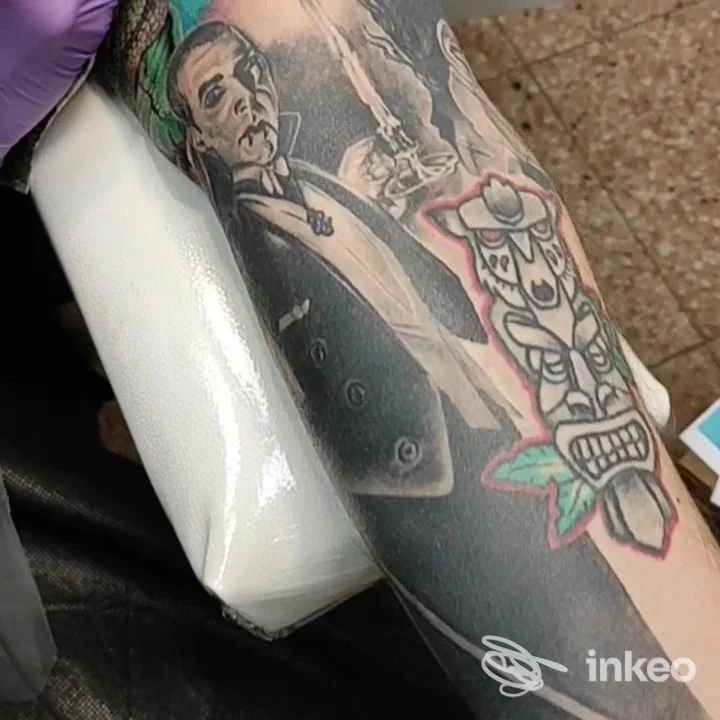 Dettaglio di tatuaggi su avambraccio eseguiti presso Ogm Tattoo Studio, Valbrenta.