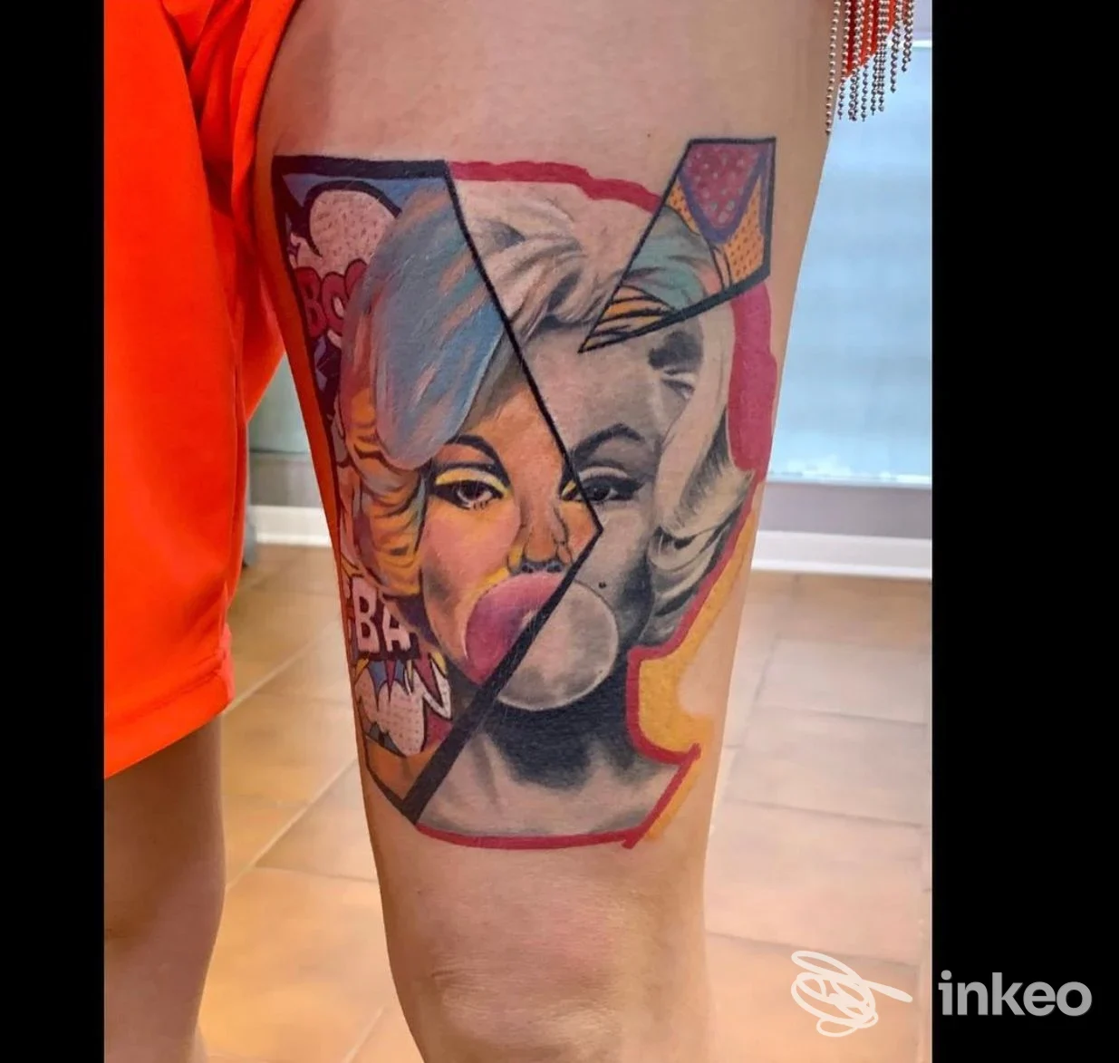 Tatuaggio pop-art su coscia realizzato da Tattoo & Art Di Zanella Devid a Codigoro, ritratto femminile colorato diviso in sezioni geometriche.