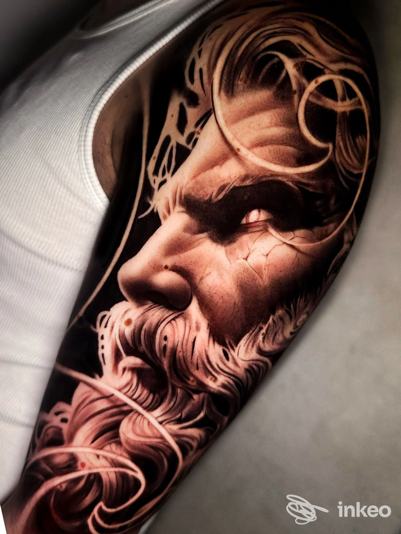 Tatuaggio realistico di volto e barba su braccio, NAGMA TATTOO STUDIO, Acerra