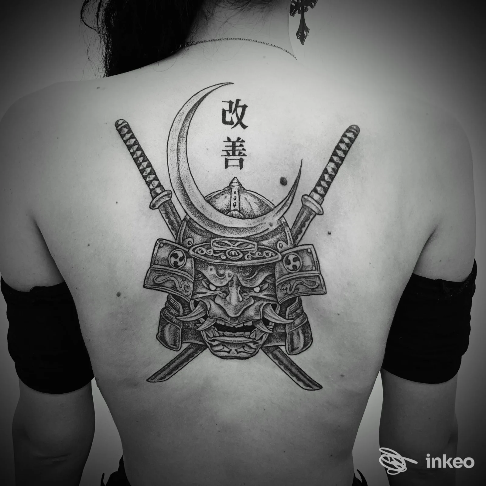Grande tatuaggio samurai al centro della schiena, foto inviata da Animanimale Tattoo, Caerano di San Marco.