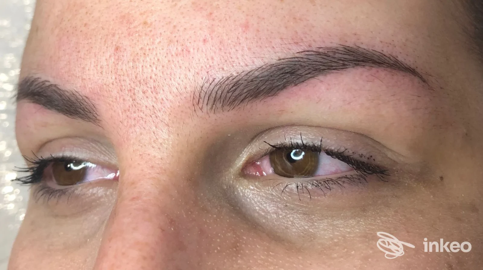 Dermopigmentazione sopracciglia eseguita presso Trucco Semi Permanente Kogay Helena, Milano, primo piano sugli occhi e sopracciglia.