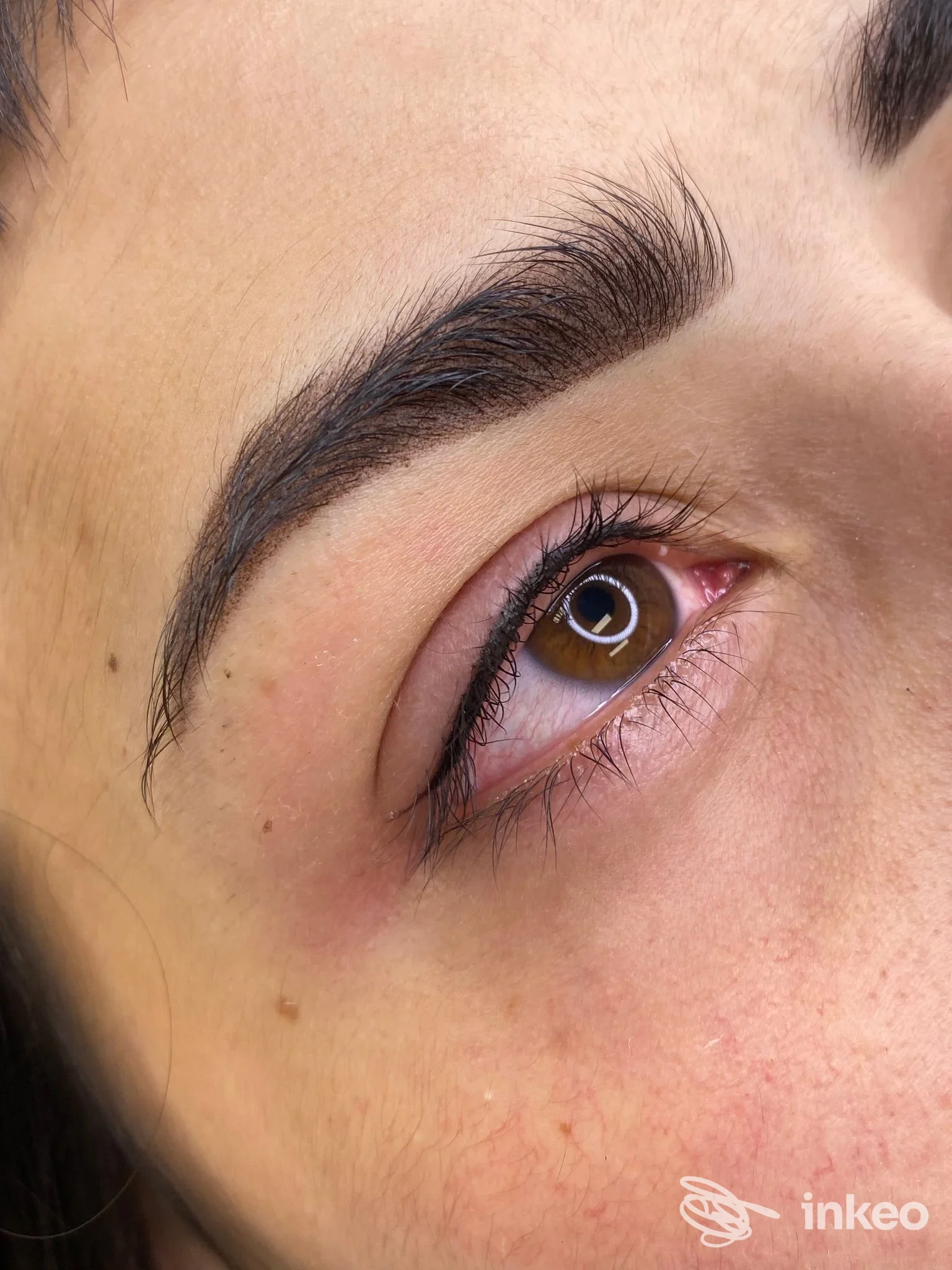 Primo piano di eyeliner permanente realizzato da Ensamina Kllogjri - Trucco Permanente Faenza, Faenza.