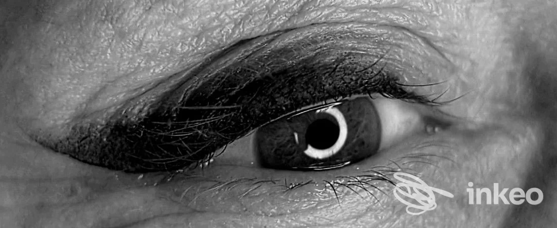 Primo piano di eyeliner permanente realizzato dalla maestra KATERYNA POPOVA, Savona.