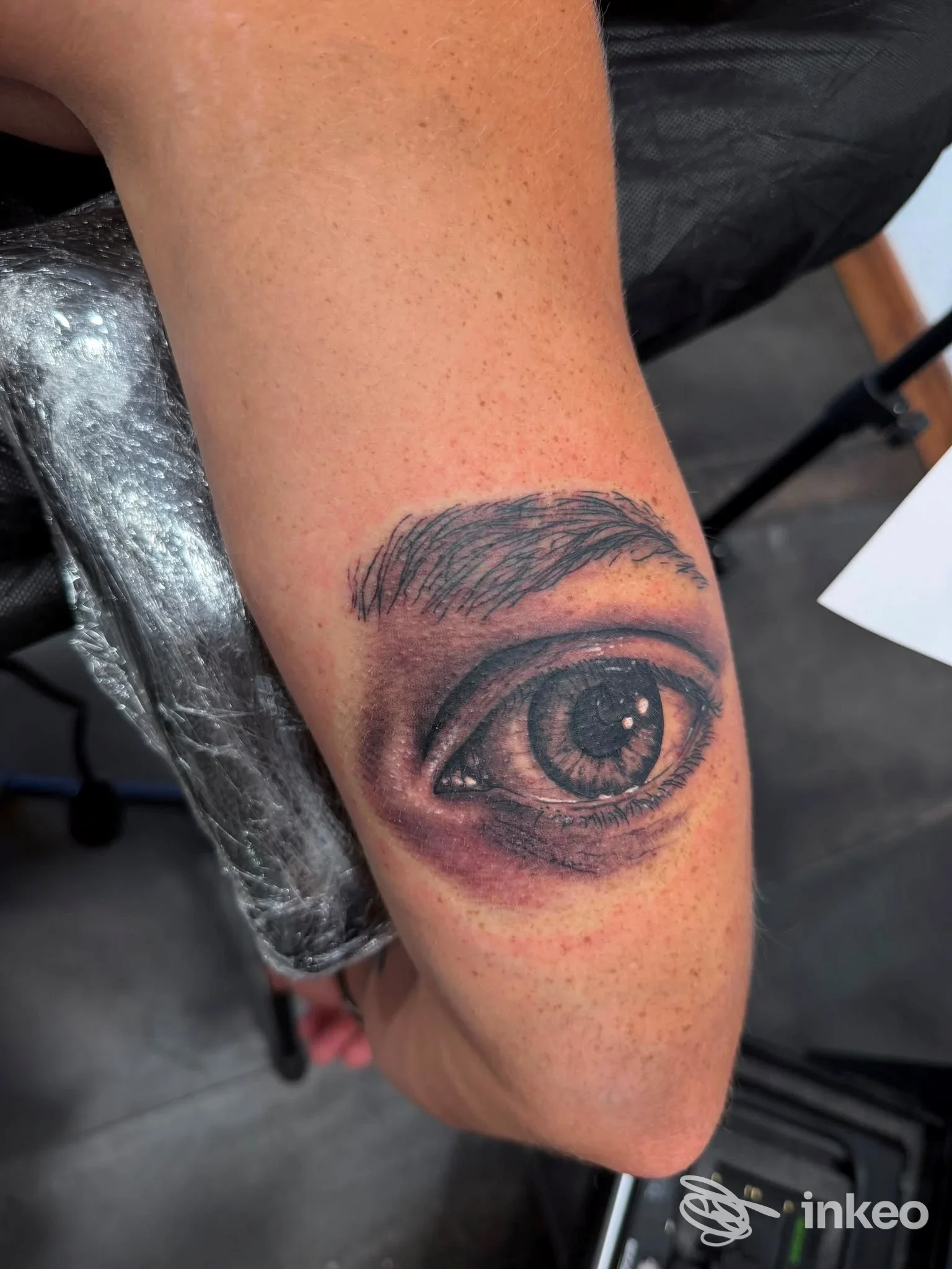 Tatuaggio realistico di un occhio sull'avambraccio, foto inviata da Criminal Ink Tattoo Studio, Tortolì.