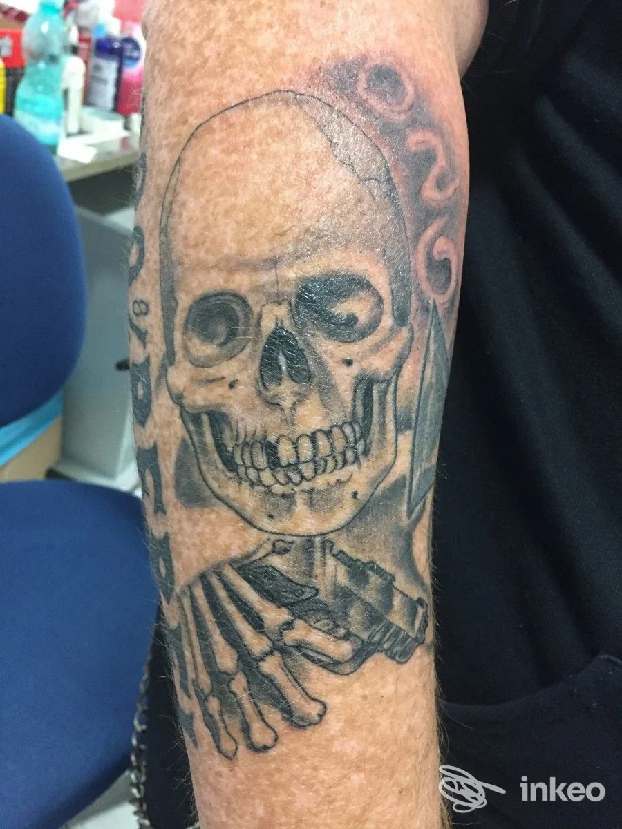 Teschio in black & grey tatuato sull'avambraccio, foto inviata da The Secret Tattoo Society - Tattoo Olbia a Olbia.