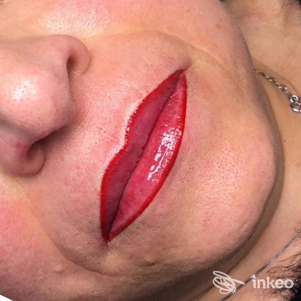 Primo piano delle labbra con micropigmentazione estetica realizzata presso Corpo e anima centro estetico solarium, Grosseto.