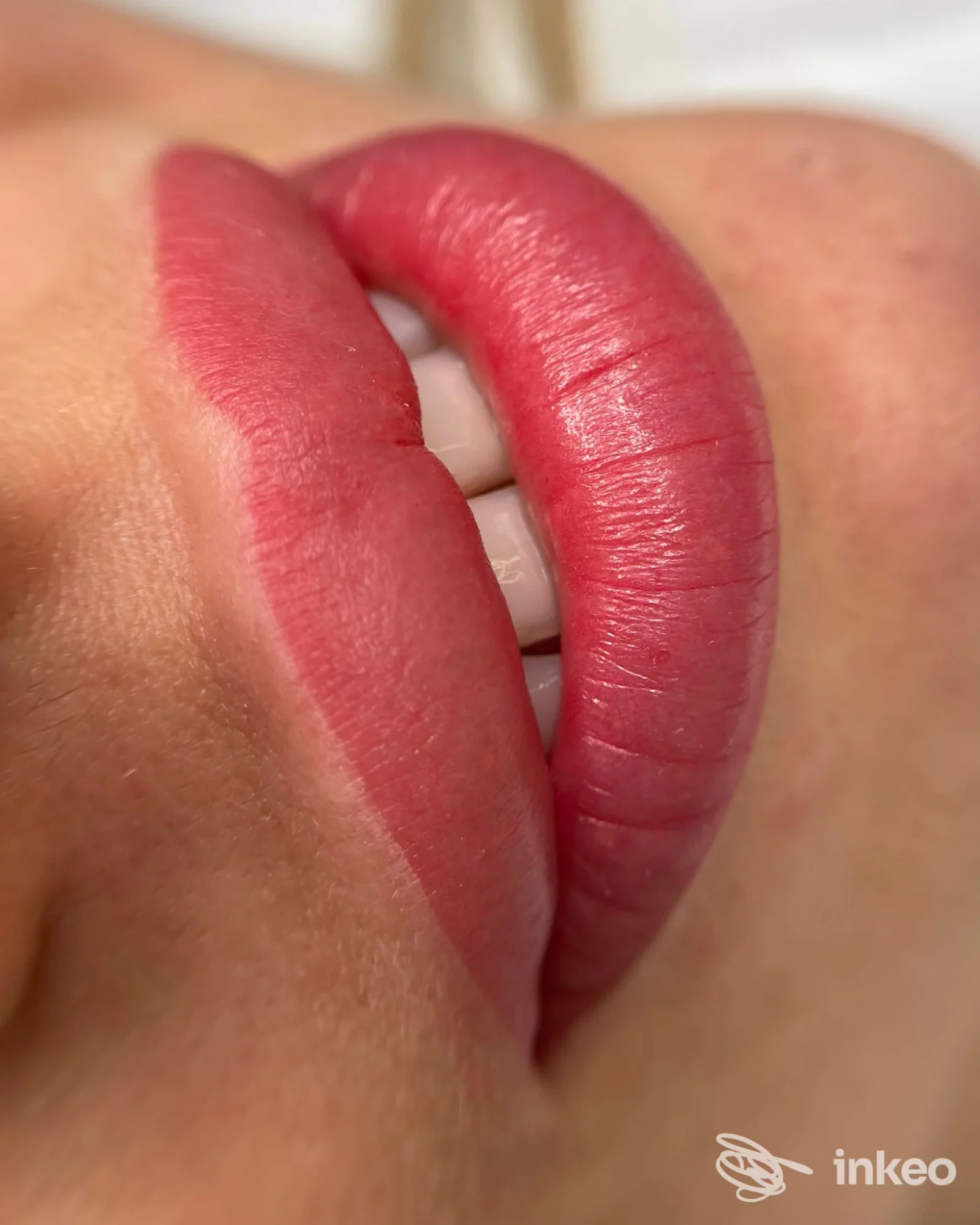 Primo piano di labbra con dermopigmentazione permanente presso Second Skin Permanent MakeUp Institute, Villaguattera.