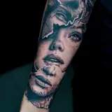 Profilo Instagram di Black hole tattoo
